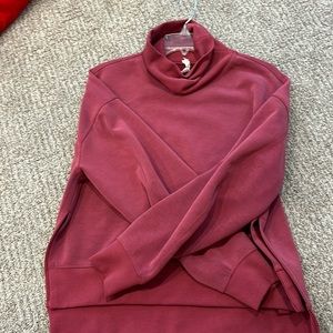 Like new softstreme sweatshirt.